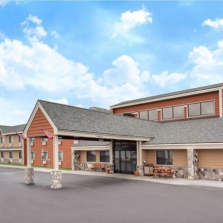 Americinn By Wyndham Calumet Exterior foto